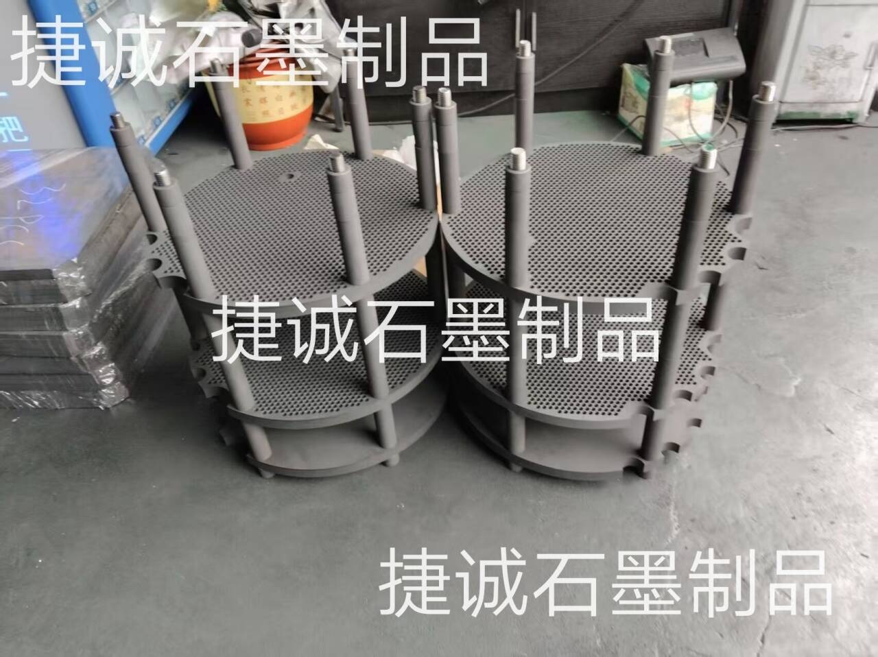 高純度石墨燒結(jié)盤(pán)，石墨盤(pán)，高純石墨盤(pán)，石墨盤(pán)加工，推板爐石墨盤(pán)，鐘罩爐石墨盤(pán)，石墨盤(pán)加工廠，石墨盤(pán)生產(chǎn)廠家